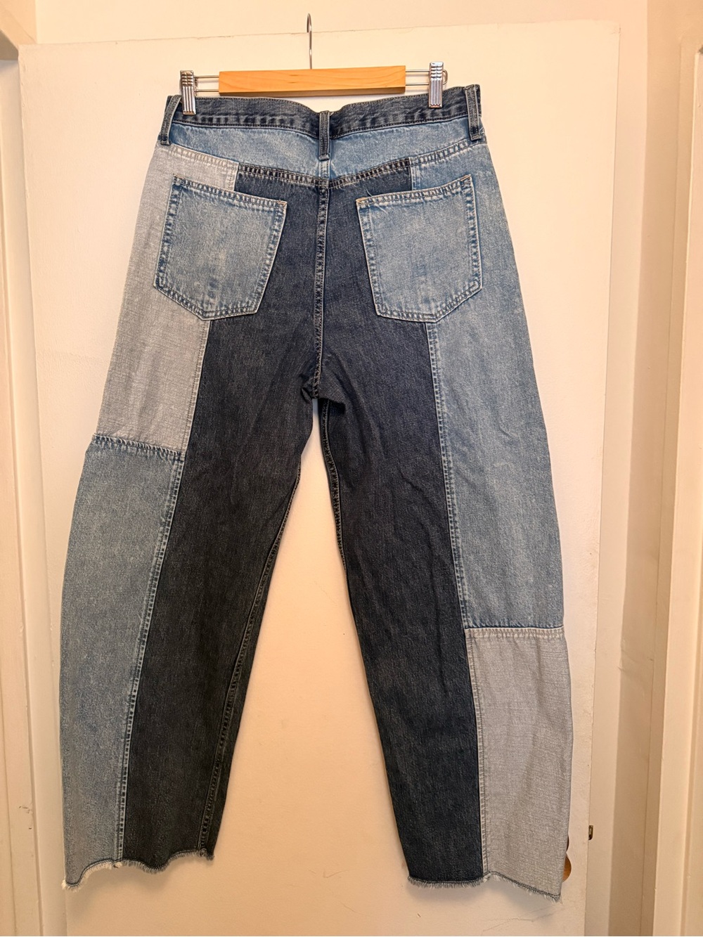 GAP Two-Tone Patchwork Blue Women's Relaxed Jeans - Picture 2 of 3